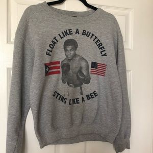 Sweatshirt / Sweater